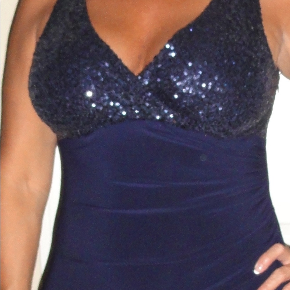 Ralph Lauren party dress. Form fitting stretch fabric worn once.